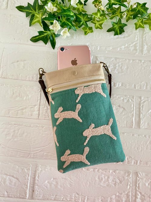 ミナペルホネン スマホポーチ うさぎ minaperhonen - ショップ