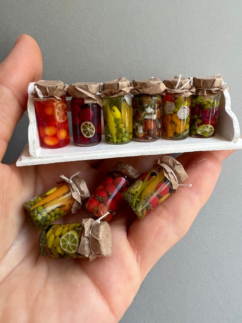 Miniature jars - 公仔/玩偶 - 其他材質 多色