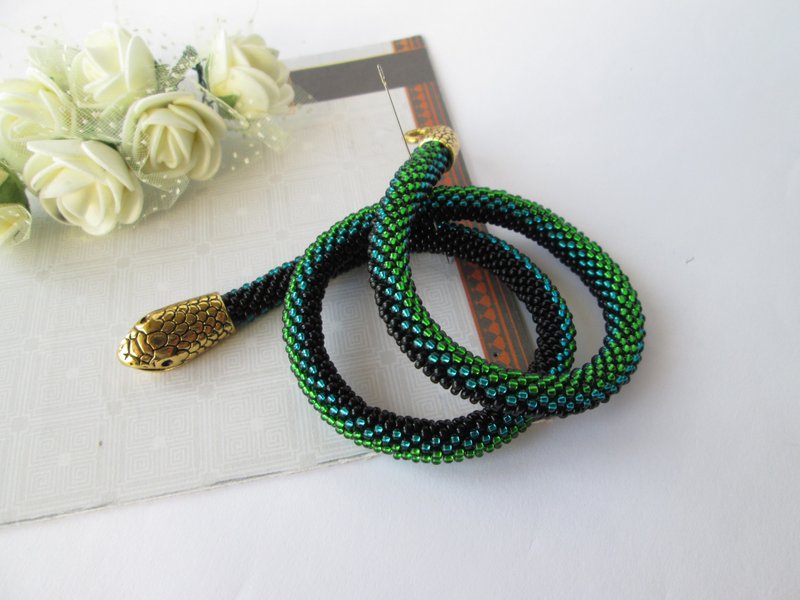 Green snake necklace bracelet Slytherin necklace Bead crochet necklace ouroboro - 手鍊/手環 - 其他材質 多色