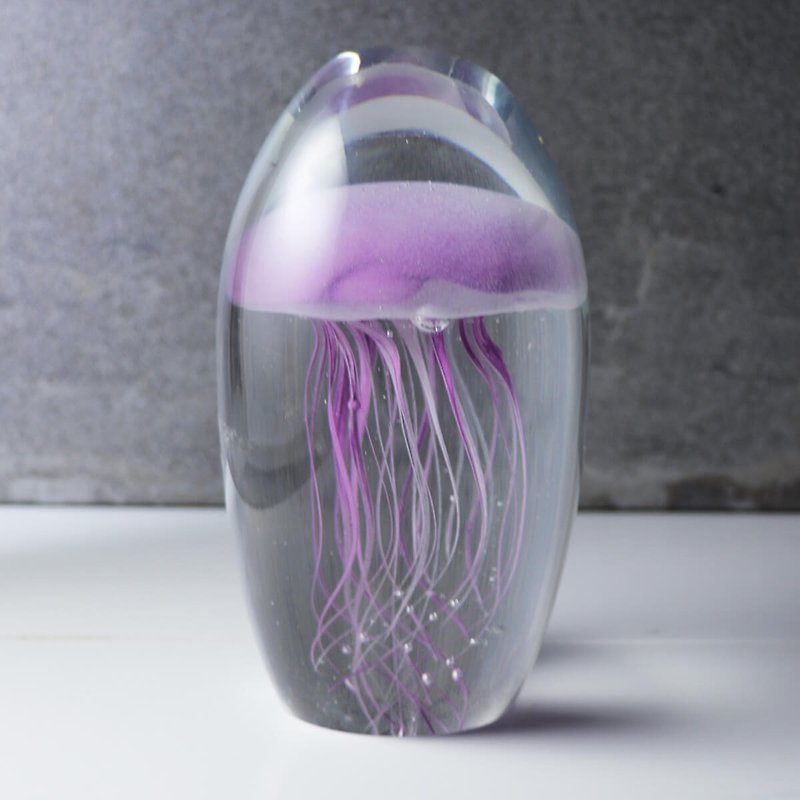 (Lavender purple) 16cm Jellyfish jellyfish luminous glass lettering gift jellyfish handmade art - ของวางตกแต่ง - แก้ว สีม่วง