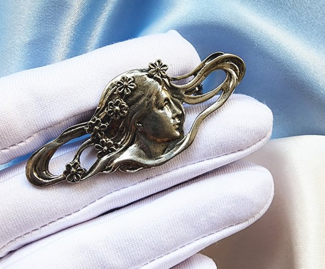 綺麗なお姉さん　ブローチ 綺麗なお姉さんブローチ