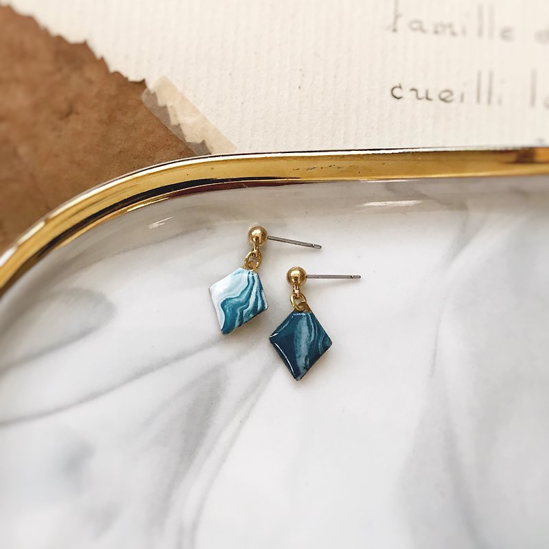 Diamond-like diamond-shaped earrings / dark blue - Earrings & Clip-ons - Pottery Blue