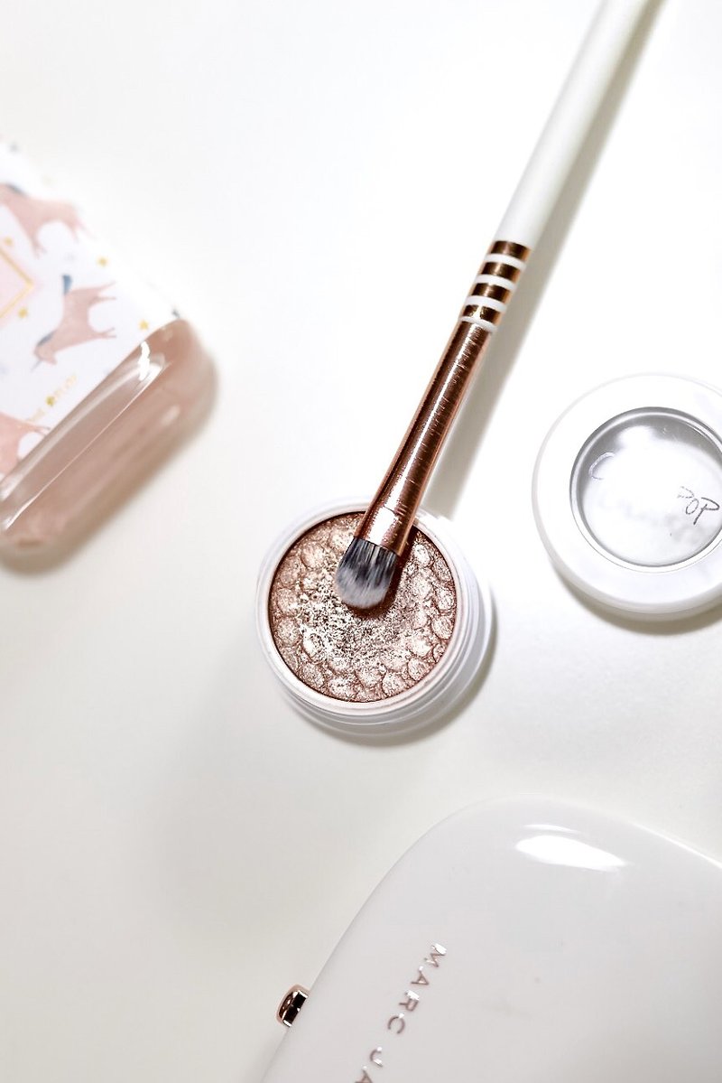 E02 - Flat Shader Eye Makeup Brush - Makeup Brushes - Other Materials White