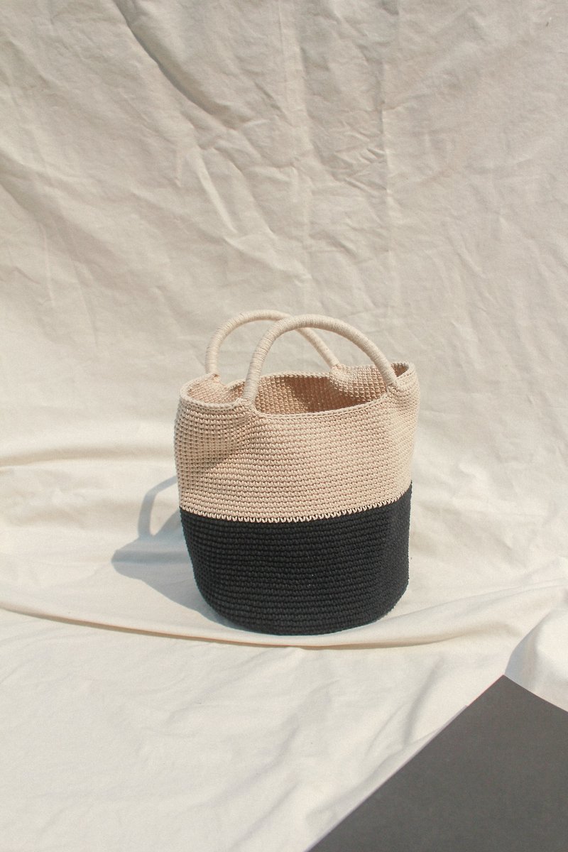 Two Tone (Black & Cream) ,Bucket handbags , Handbag - 手袋/手提袋 - 其他材質 黑色