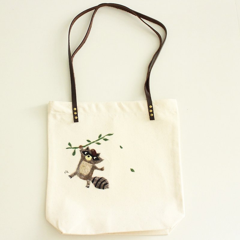 Raccoon tote bag - Wool felt embroidery canvas bag - กระเป๋าแมสเซนเจอร์ - ผ้าฝ้าย/ผ้าลินิน สีกากี