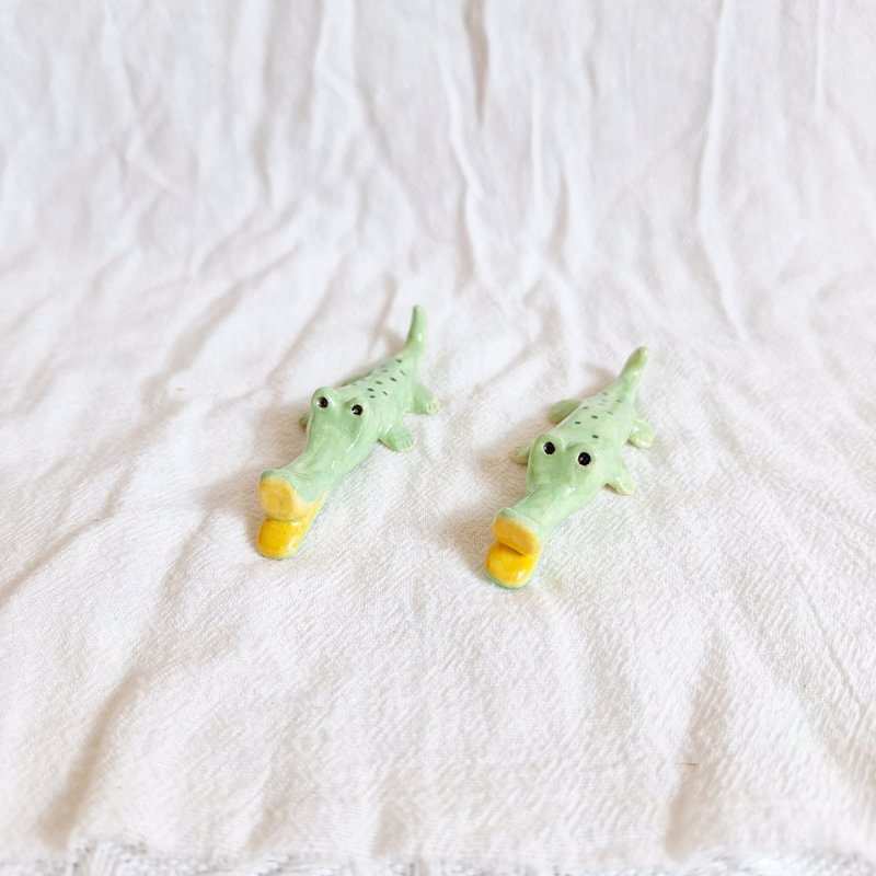 Crocodile Chopstick Holder Ceramic Doll - Chopsticks - Porcelain 