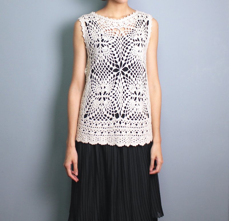 FOAK vintage geometric kaleidoscope crochet vest - เสื้อกั๊กผู้หญิง - วัสดุอื่นๆ 