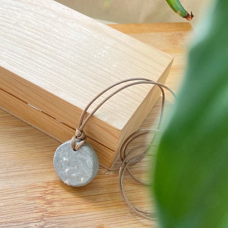 月亮 水泥 沙石 擴香頸鏈 手工項鍊  原創 環保 - 頸鏈 - 水泥 灰色