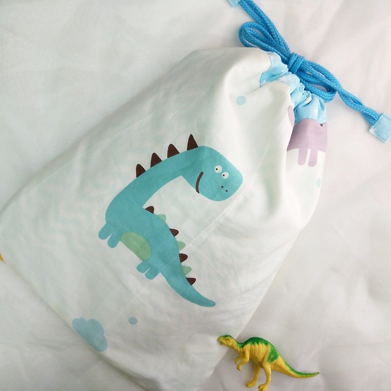 Embroider names for free. Childlike big dinosaur-3 models are available. Drawstring bag, diaper bag, clothing bag - กระเป๋าคุณแม่ - ผ้าฝ้าย/ผ้าลินิน สีน้ำเงิน