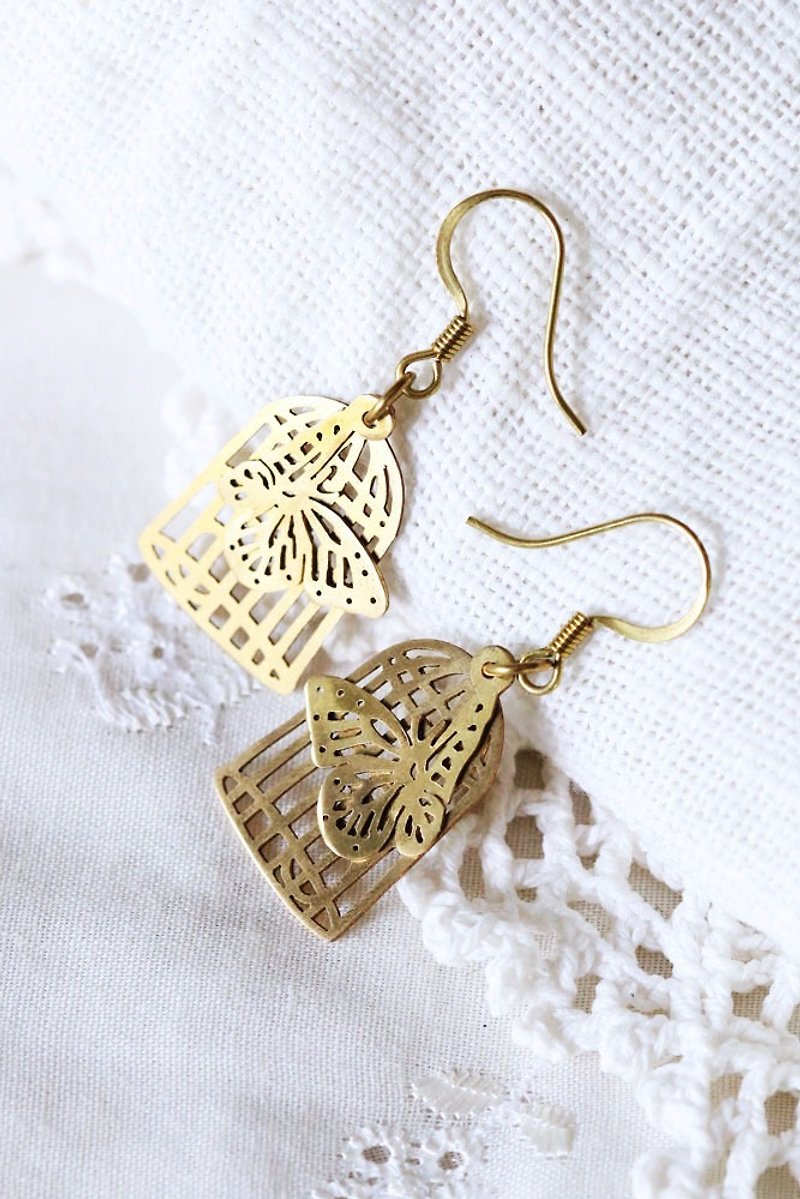 Graphic Butterfly Birdcage earring by linen. - 耳環/耳夾 - 其他金屬 