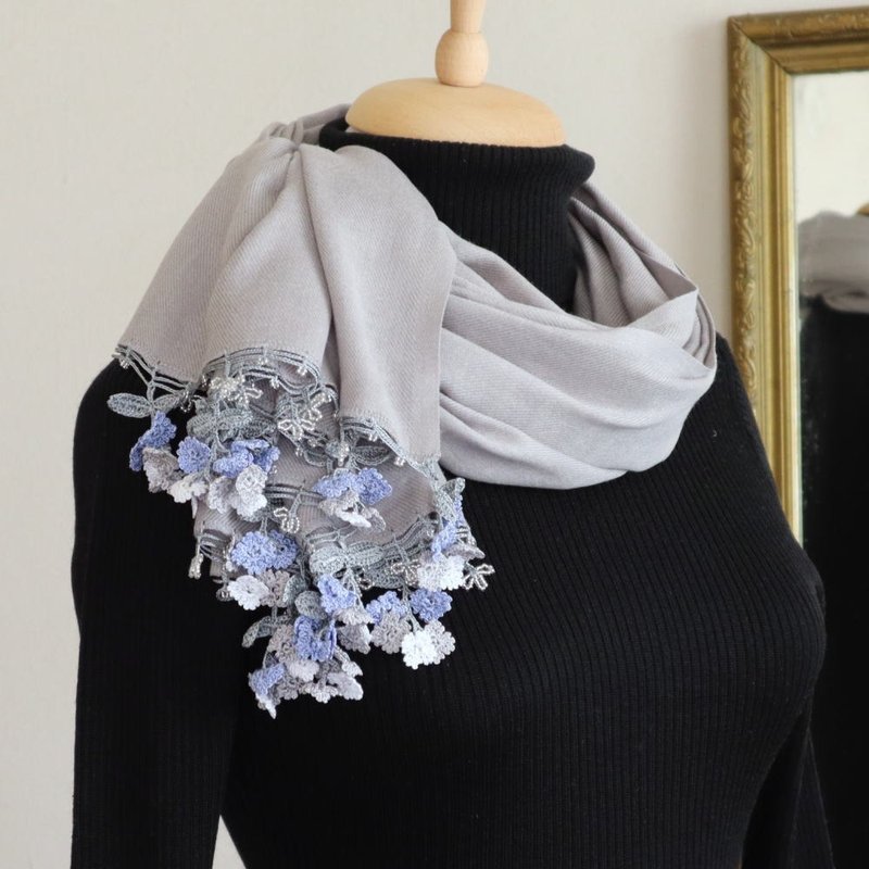 Made to order / OYA crochet Pashmina shawl【Flower of Wind】Frosty Gray - Scarves - Wool Black