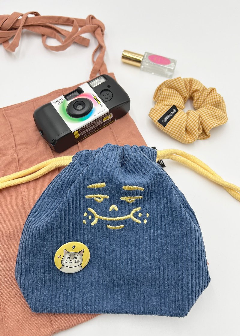 Bob Face Embroidered Corduroy Drawstring Pocket - Blue - กระเป๋าหูรูด - ผ้าฝ้าย/ผ้าลินิน สีน้ำเงิน