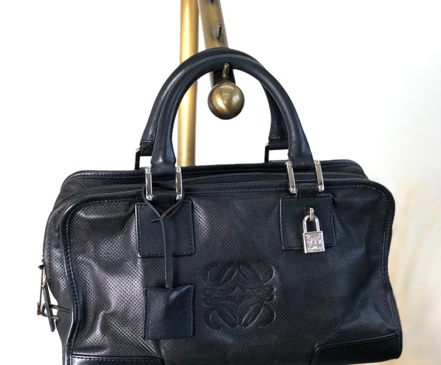 日本直送 名牌中古包 】LOEWE ロエベ ハンドバッグ ブラック アナグラム レザー ミニボストン アマソナ28 vintage オールド  cjew5k - ショップ VintageShop solo トートバッグ・ハンドバッグ - Pinkoi