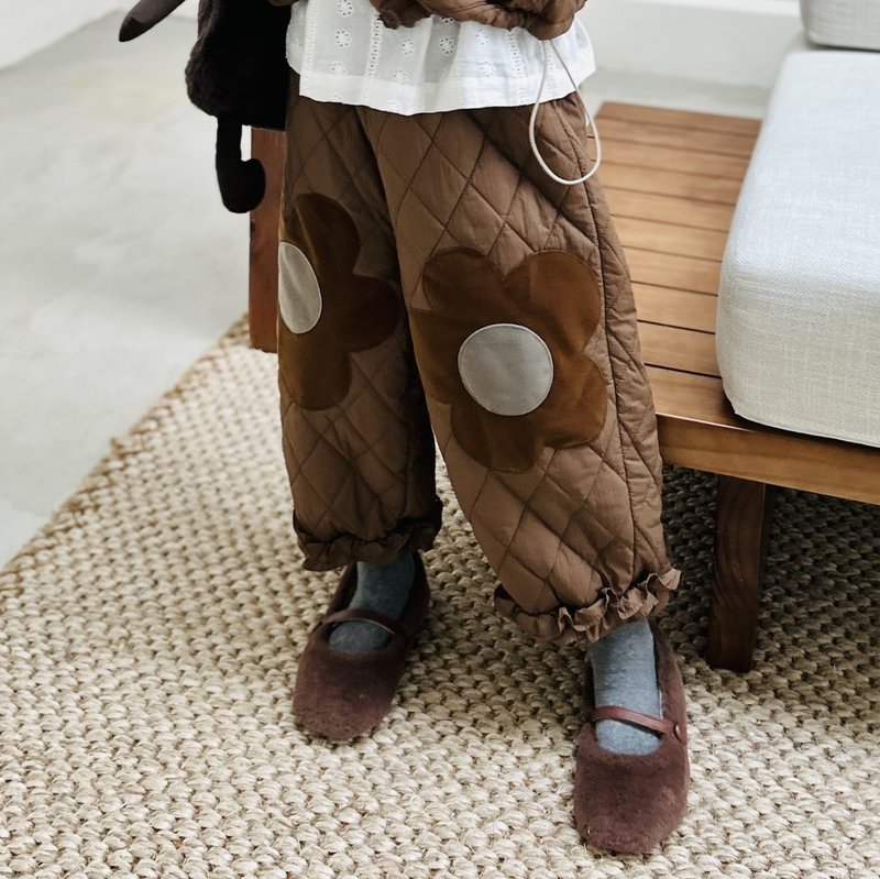 Brown large flower paved cotton thermal trousers/pants children's clothing - กางเกง - วัสดุอื่นๆ สีนำ้ตาล