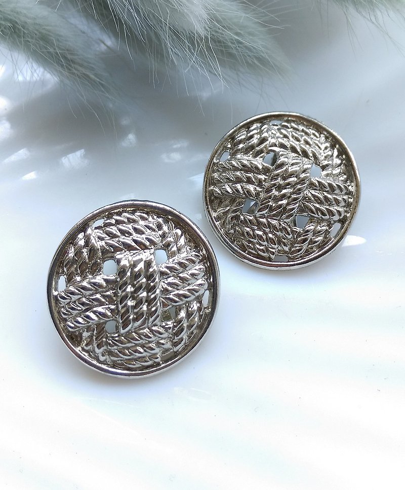 [Western antique jewelry / old age] 1970's silver tone geometric braided rope clip earrings - Earrings & Clip-ons - Other Metals Silver