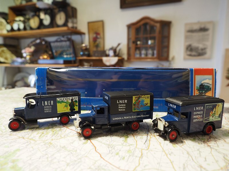 英國製早期倫敦及東北鐵路小車套組    附原裝盒及保證卡    JS - 裝飾/擺設  - 其他金屬 藍色
