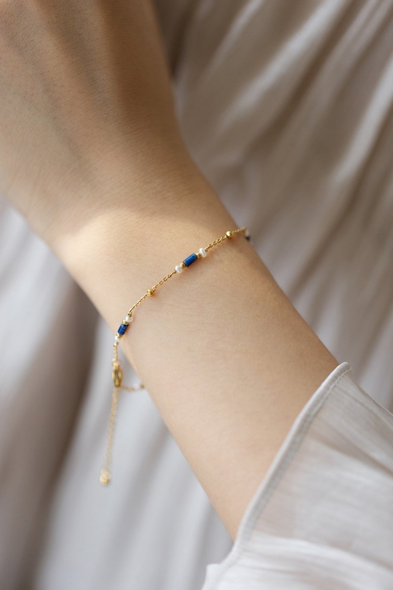 Lapis lazuli natural lapis lazuli freshwater pearl bracelet 316L medical steel plated with 18k gold - Bracelets - Stainless Steel Gold