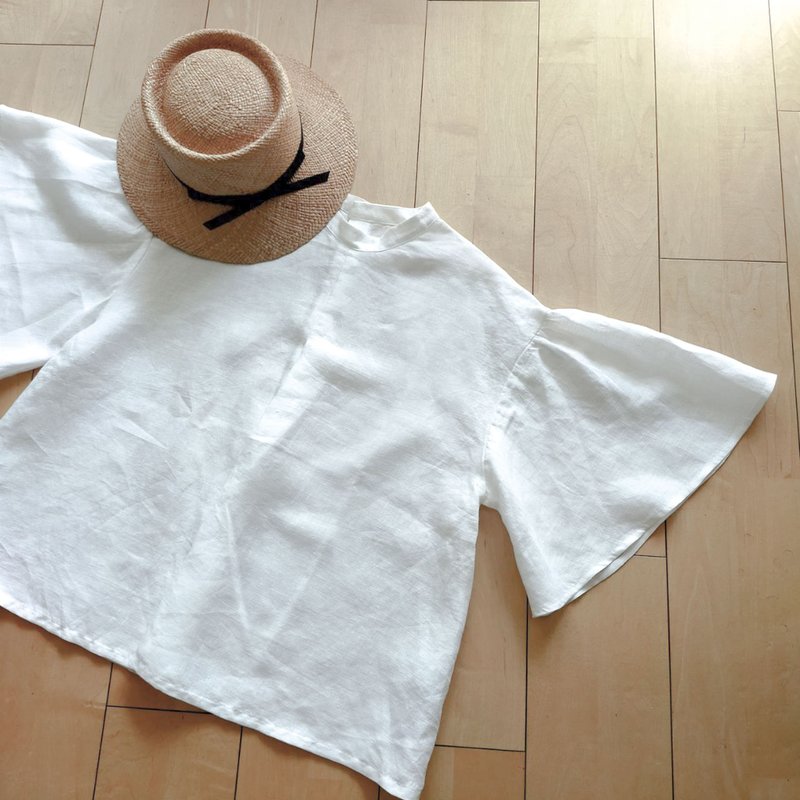 Flare half-sleeve Linen blouse/off-white - Women's Shirts - Cotton & Hemp White