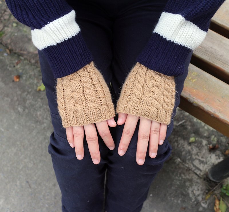 [Customized] ChiChi Handmade - Apricot Tea - Wool Hand Knitting Wrist Cover - ถุงมือ - ขนแกะ สีกากี
