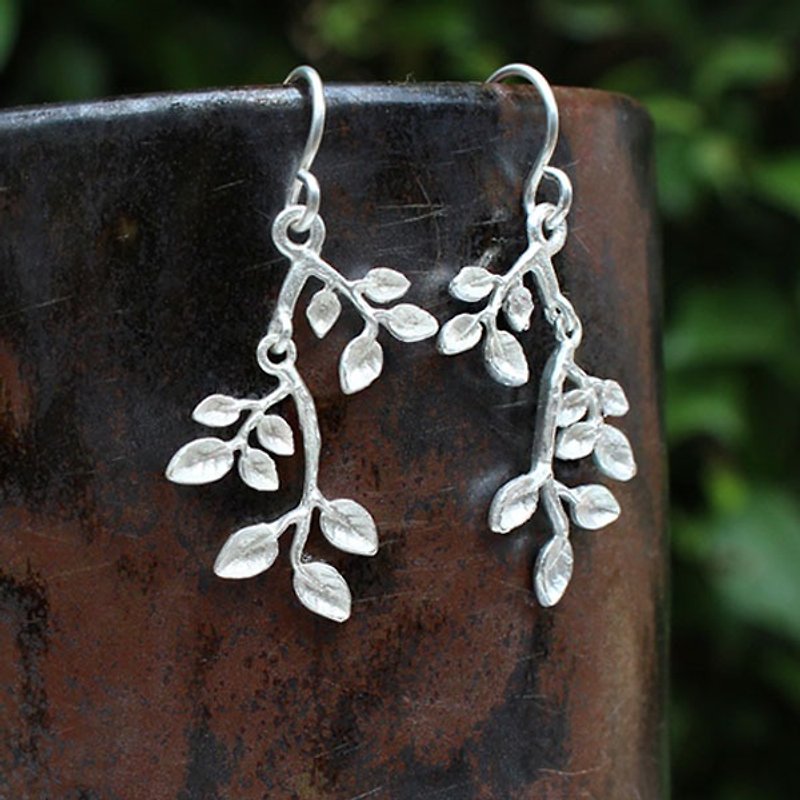 Dancing Leaves - ต่างหูรูปกิ่งไม้ ขยับได้ - Silver Earrings / Sterling Silver / Silver 925 / Flower Earrings - ต่างหู - โลหะ 