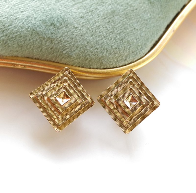 西洋古董飾品。AVON 時尚 摩登 小巧  夾式耳環 - 耳環/耳夾/耳骨夾 - 其他金屬 金色