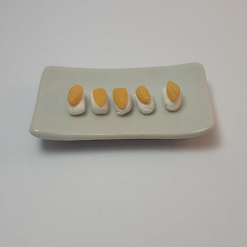 Sushi Japanese Food Miniature Dollhouse collectible decorate - 擺飾/家飾品 - 黏土 黃色