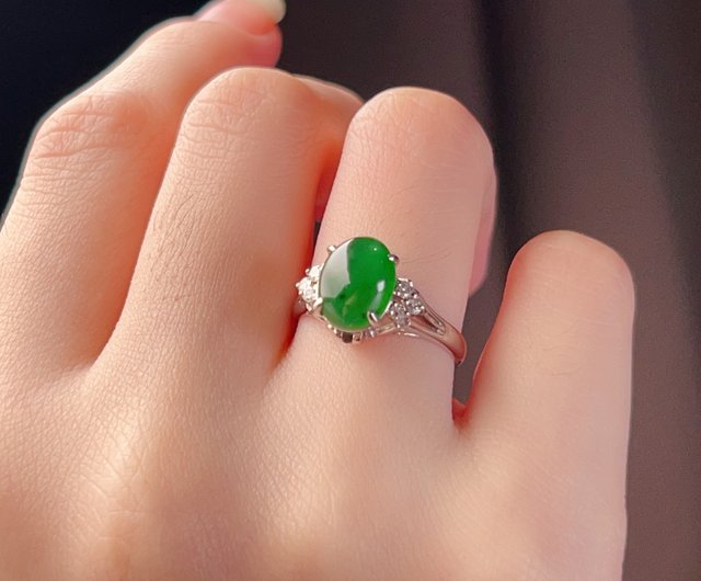 Bingzhong Laokeng Green Jade Cabochon Ring PT900 White Gold