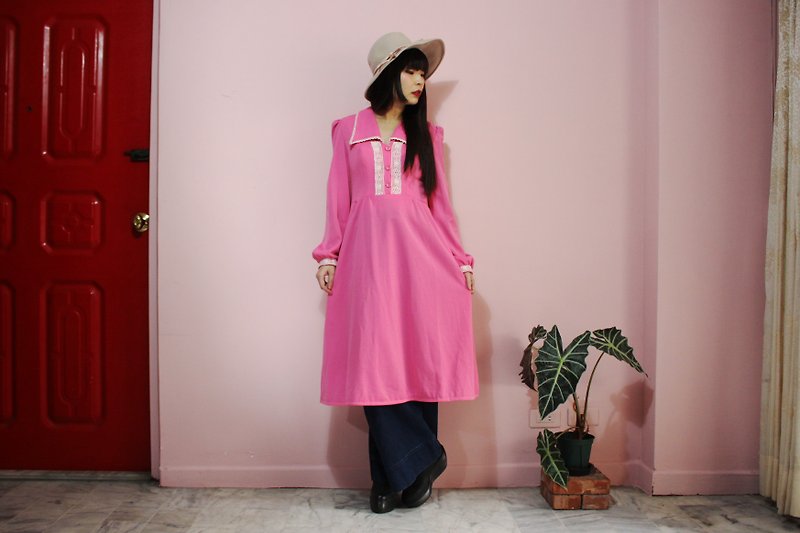 [Vintage dress] (British system inside standard) pink lace neckline cuff design long sleeve vintage dress (Made in England) - One Piece Dresses - Polyester Pink