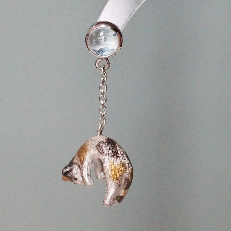Weak calico pierced earrings traveling with balloons One ear - Earrings & Clip-ons - Semi-Precious Stones Silver
