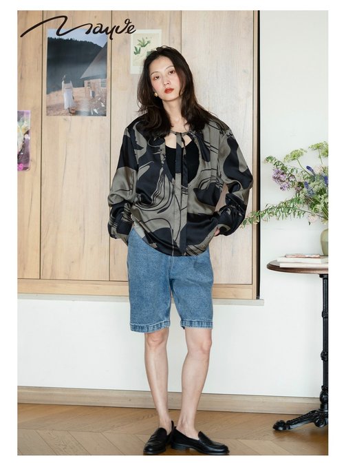 Mauve Studio Moonsee 高階印花慵懶上衣寬松版型系繩大U領罩長袖衫襯衫
