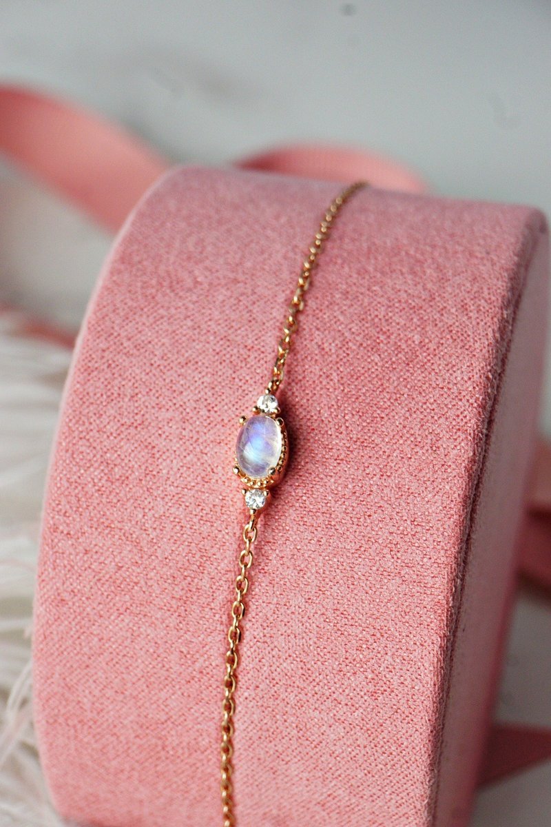 Natural Rainbowmoonstone Bracelet Sterling Silver 925 With Rosegold Plated. - 手鍊/手環 - 純銀 白色