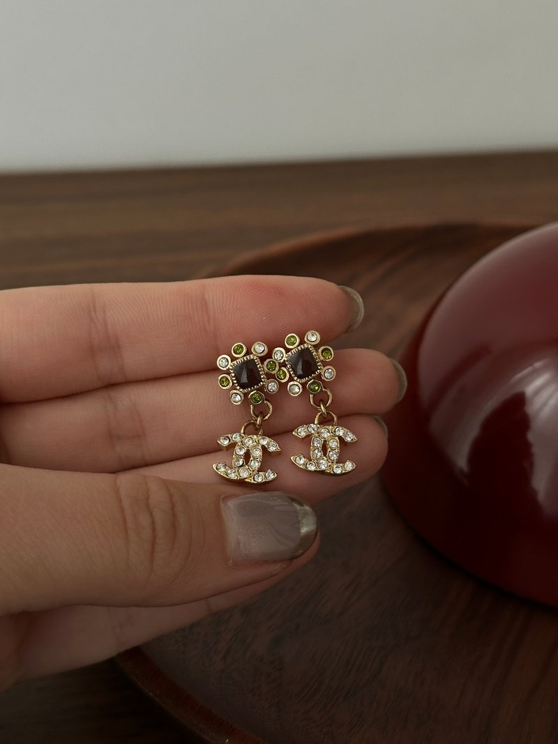 ヴィンテージアクセサリー CHANEL シャネル ヴィンテージジェムストーン ドロップピアス - ピアス・イヤリング - その他の素材 ゴールド
