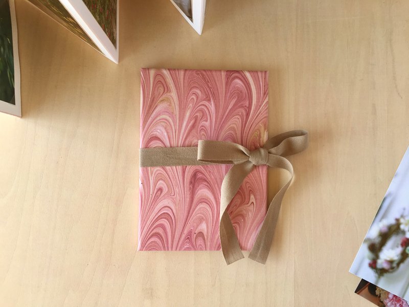 Accordion shape photo album, marbled paper, A6 - Photo Albums & Books - Paper Pink