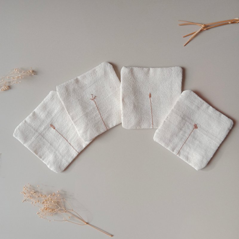 Wild grass coaster set handicraft 100% cotton fabric 4PCS - 杯墊 - 棉．麻 白色