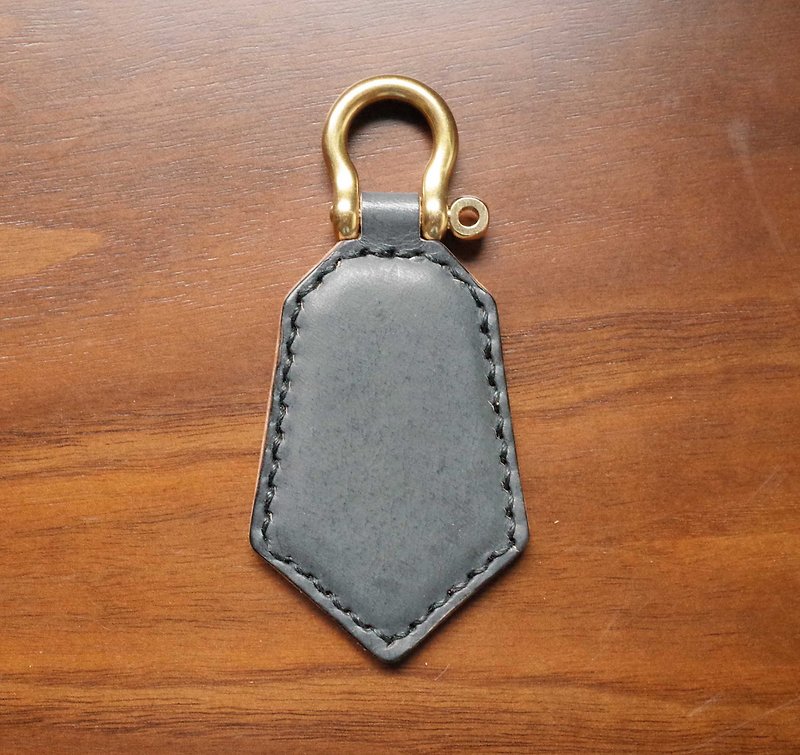 全手工縫製植鞣牛皮悠遊卡晶片吊飾－鑰匙圈款－黑+蠟色 - 鑰匙圈/鑰匙包 - 真皮 黑色