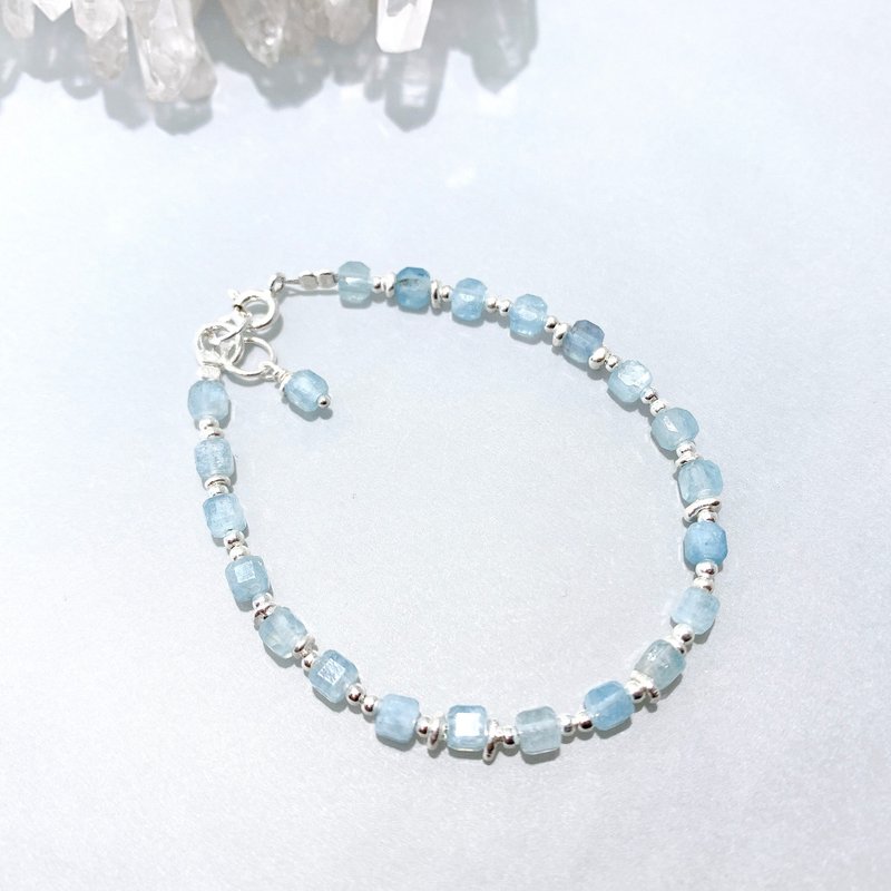 Ops Aquamarine light blue Unique Silver Gemstone bracelet - Bracelets - Gemstone Blue
