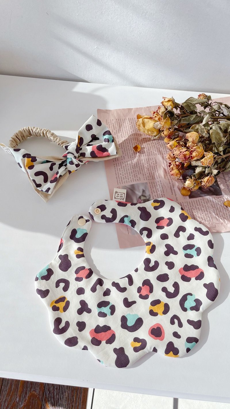 Candy leopard print l Miyue gift box two-piece set l Handmade six-layer gauze flower pocket + baby hairband - Baby Gift Sets - Cotton & Hemp 