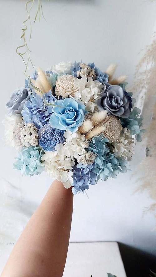 Haizang Design│Individuality. Navy Blue Dry Bouquet/Eternal Flower Bouquet  - Shop piratedesign Dried Flowers & Bouquets - Pinkoi