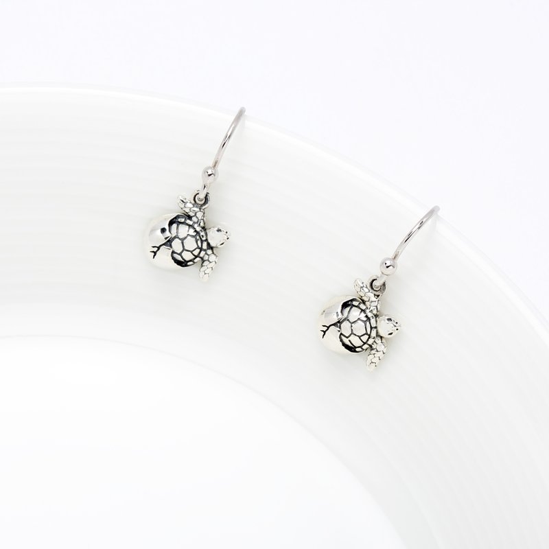 【Angel & Me】Baby Sea Turtle birth s925 sterling silver earrings birthday gift - Earrings & Clip-ons - Sterling Silver Silver