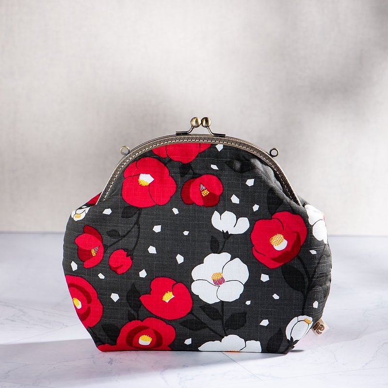[2D Japanese flower black] Retro metal mouth gold bag#包包#快乐#日式#情人#艺术 - Messenger Bags & Sling Bags - Cotton & Hemp Red