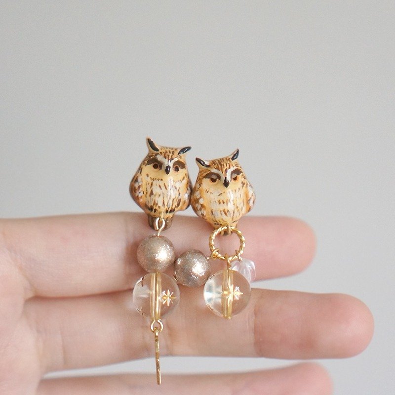 [One horned forest scholar] painted dream long owl a pair of ear needles / ear clip - Earrings & Clip-ons - Clay 