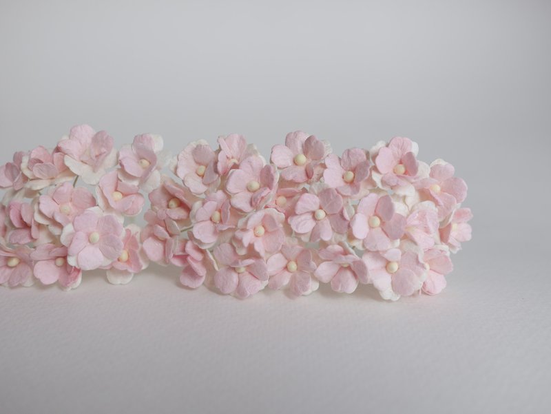 paper flower, supplies, 100 pcs. hydrangea paper, size 1.5 cm., pink-white color - 其他 - 紙 粉紅色