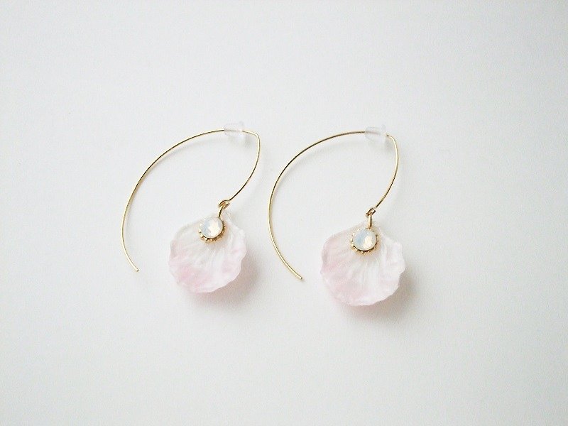 Flower hook earrings ☆ Sweet Pink - ต่างหู - อะคริลิค สึชมพู