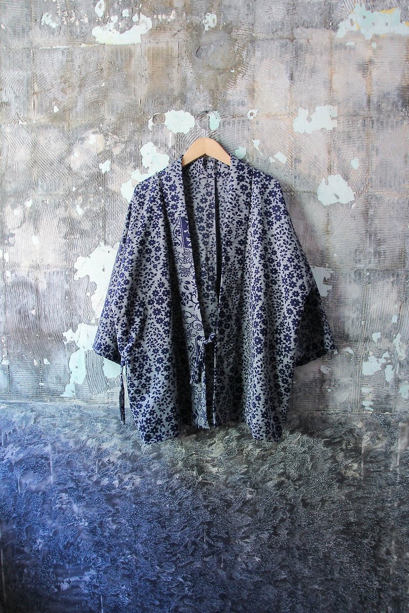 Vintage dark blue flower cloth flower Japanese feather weave - เสื้อแจ็คเก็ต - ผ้าฝ้าย/ผ้าลินิน 