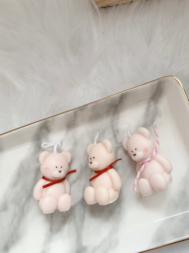 Wedding souvenir scarf cream bear scented candle - Candles & Candle Holders - Wax White