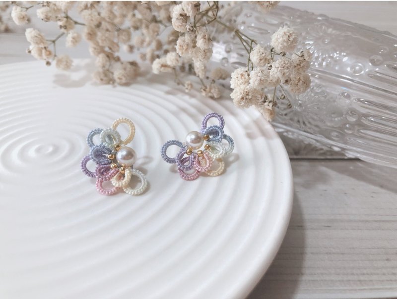 Lace Woven Butterfly Flower (Original Size) Earrings - ต่างหู - ผ้าฝ้าย/ผ้าลินิน หลากหลายสี