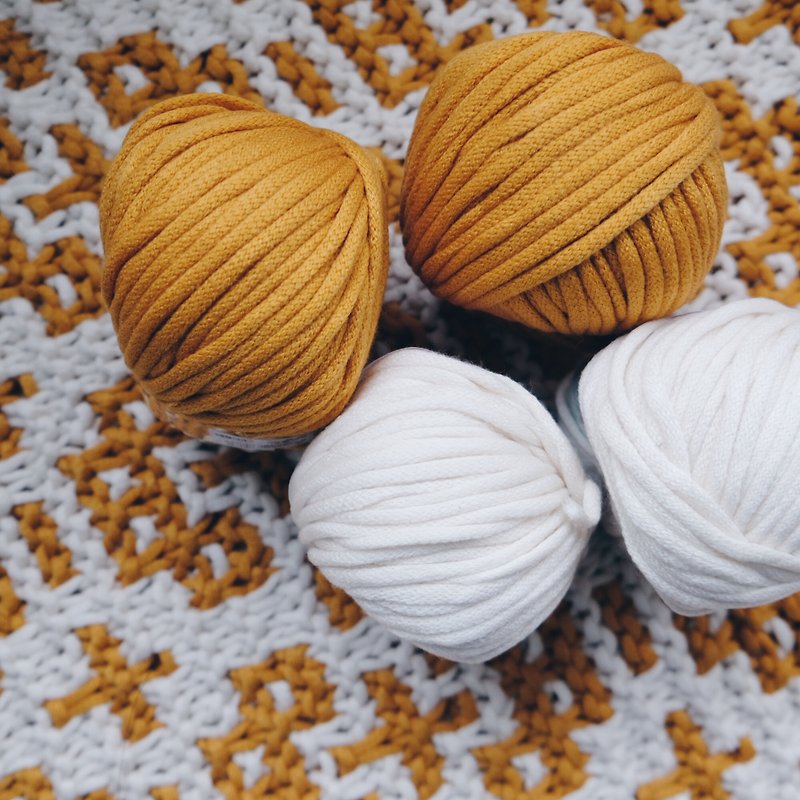 Cord Yarn hand-knitted thick yarn (additional purchase of tile carpet wire) - เย็บปัก/ถักทอ/ใยขนแกะ - ผ้าฝ้าย/ผ้าลินิน หลากหลายสี