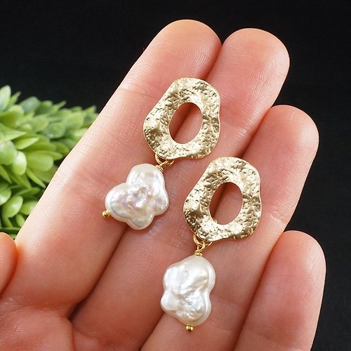 AGATIX White Biwa Baroque Butterfly Pearl Matte Gold Irregular Circle Earrings Jewelry