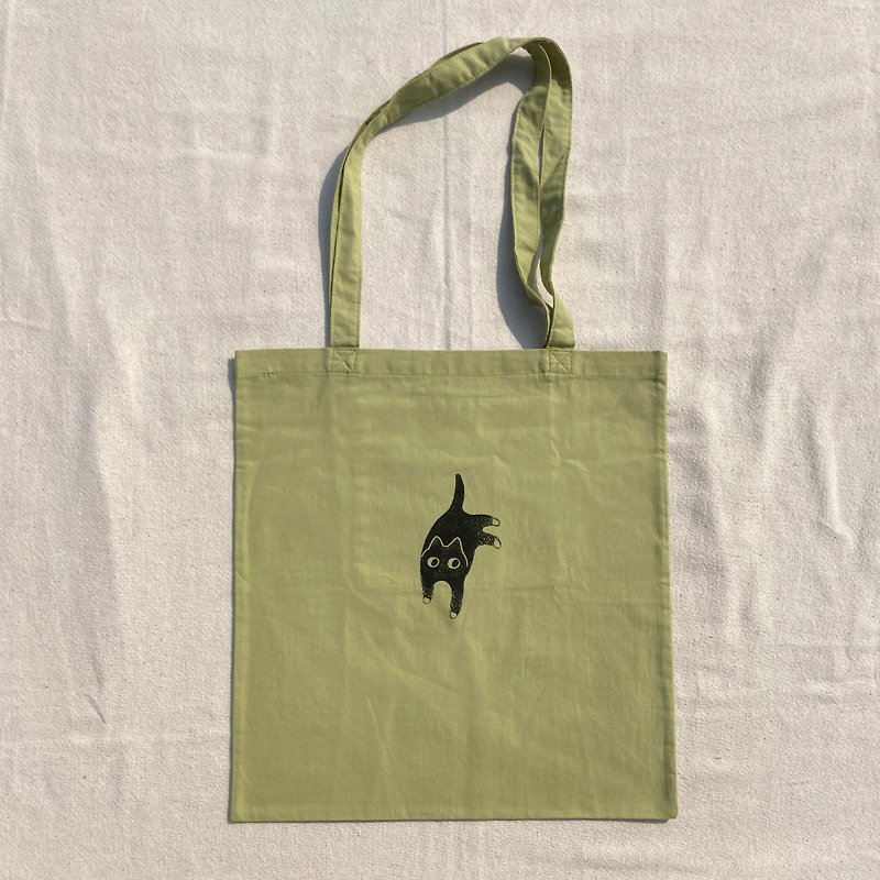 Side lying black cat olive green hand-printed silk canvas bag - Handbags & Totes - Cotton & Hemp Green
