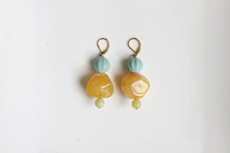 [6 fold out of print out of the clear] wasabi antique resin beads natural stone earrings - ต่างหู - โลหะ สีส้ม